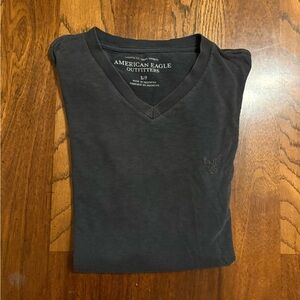 American Eagle Outfitters Men's V-Neck Tee in Charcoal Black